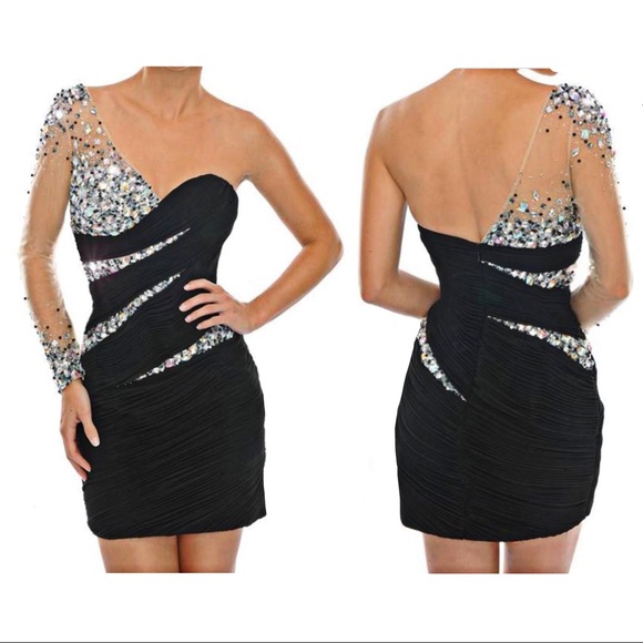 Cinderella Dresses & Skirts - Gorgeous ruched beaded glamorous dress